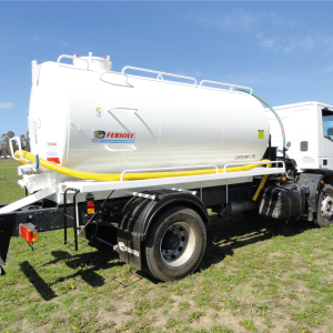 TANQUE ATMOSFÉRICO SOBRE CHASIS
